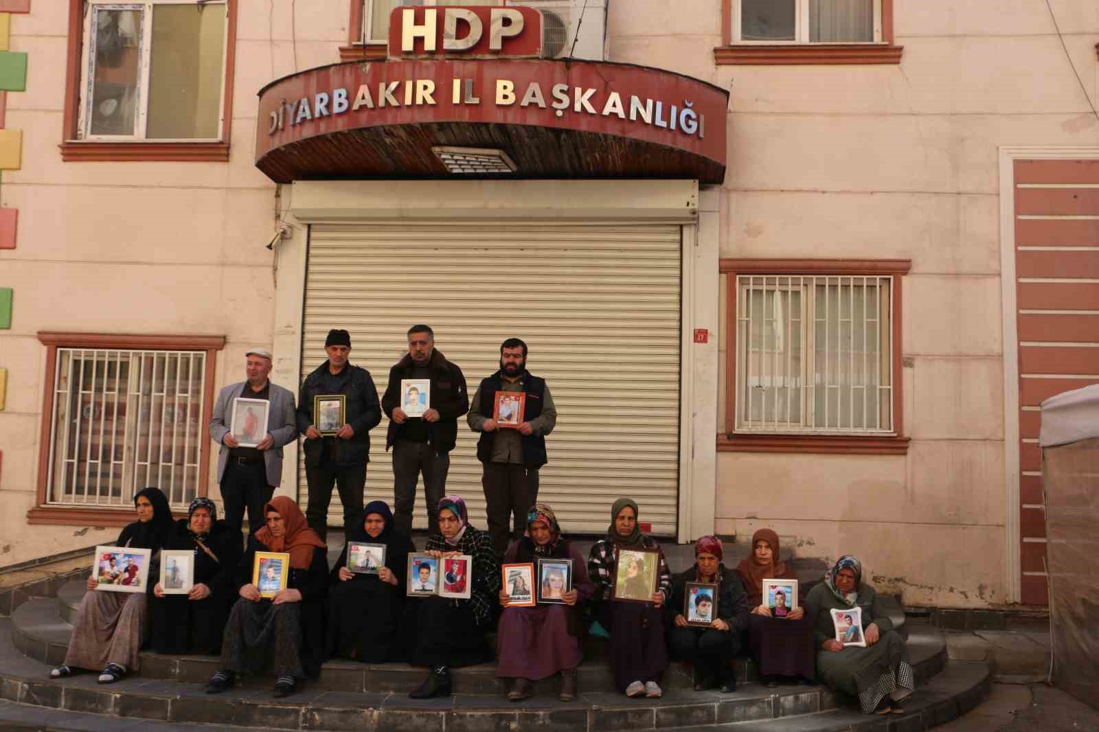 Diyarbakır’da evlat nöbeti Ramazan’da da sürüyor
?v=1