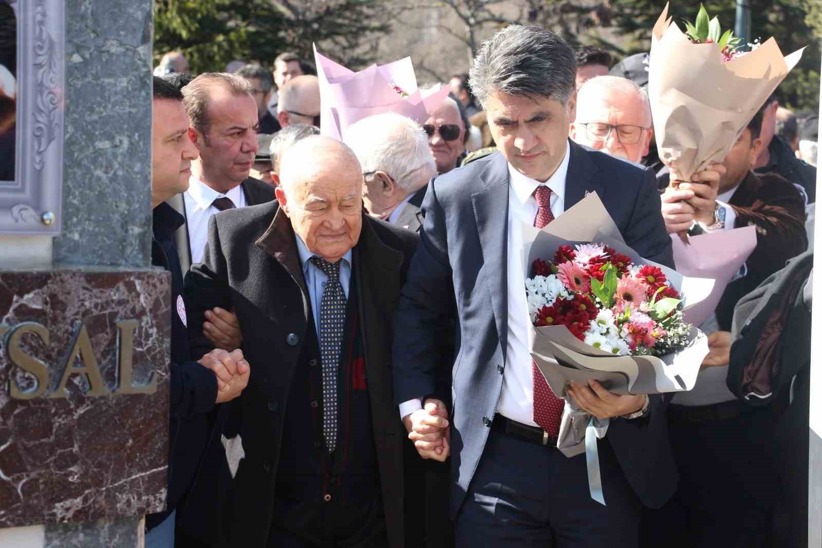 ‘Bolu’nun Babası’ 25’nci yılında dualarla anıldı
?v=1