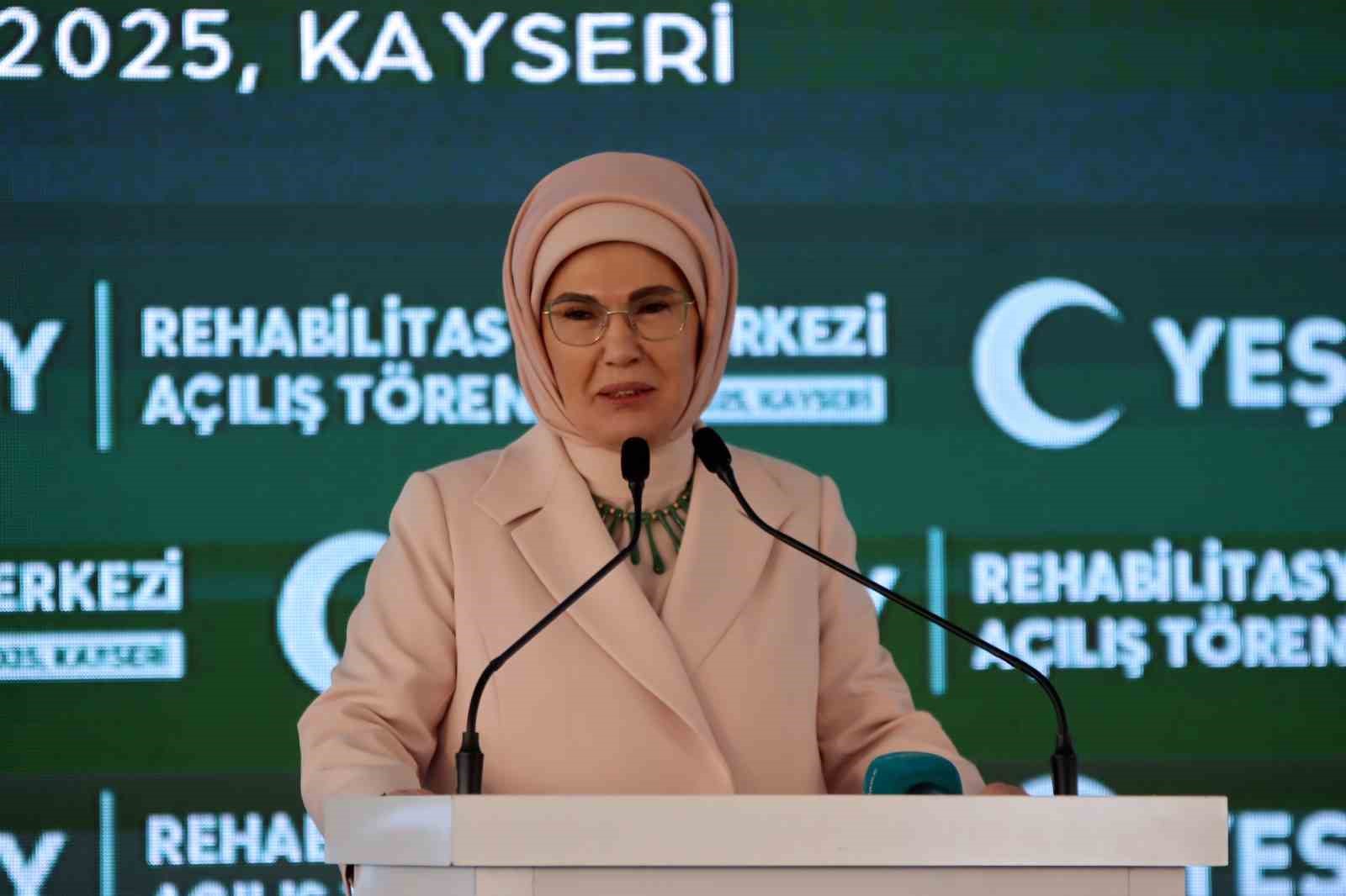 Emine Erdoğan:  Neslimizi bağımlılıklara karşı korumak, ülke bekasını korumaktır 
?v=1