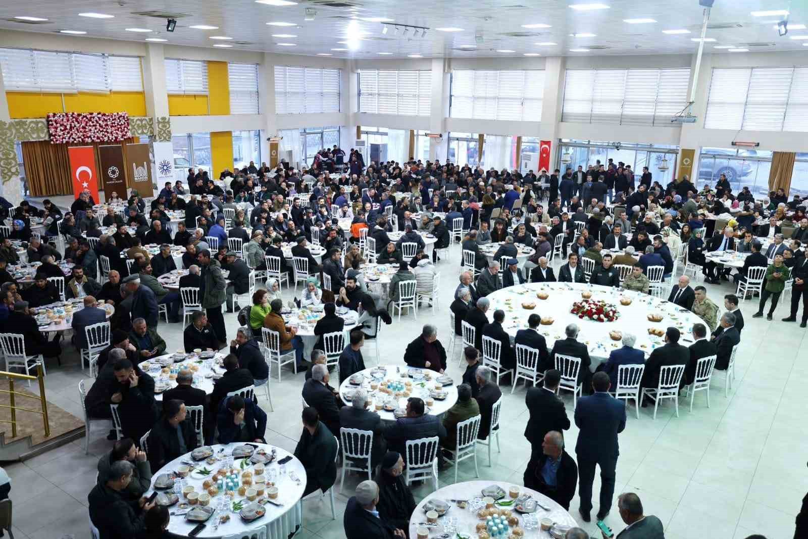 Mardin’de bin 300 kişi iftarda buluştu
?v=1