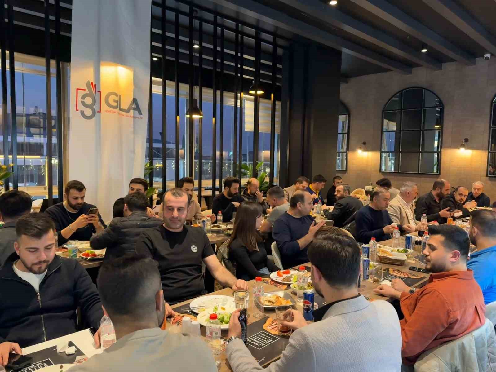 GLA yönetimi Vanmall mağaza yöneticileri ile iftarda buluştu
?v=1