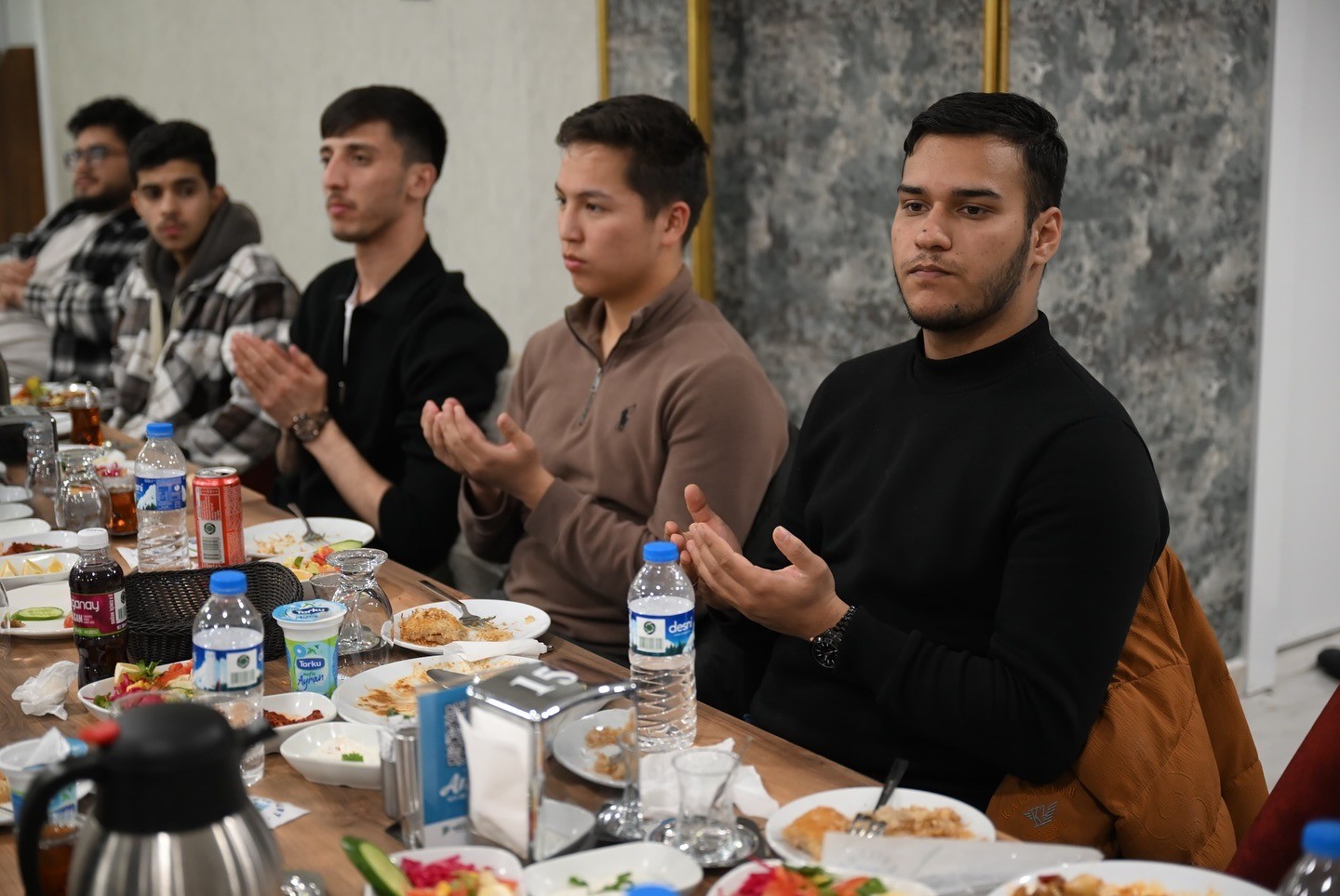 Malatya’da kültürleri buluşturan iftar programı
?v=1