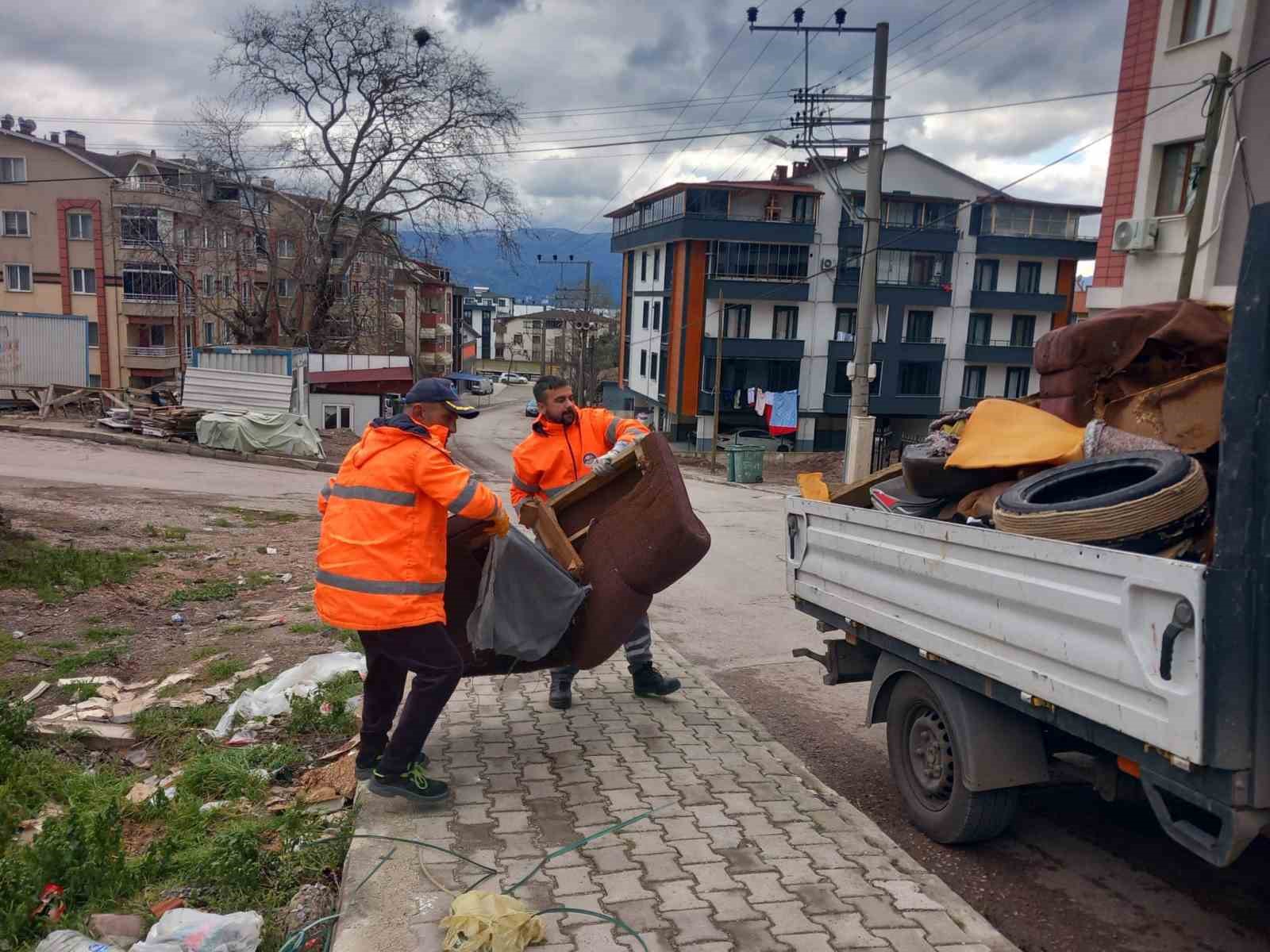 Körfez’de katı ve hacimli atıklar toplanıyor
?v=1