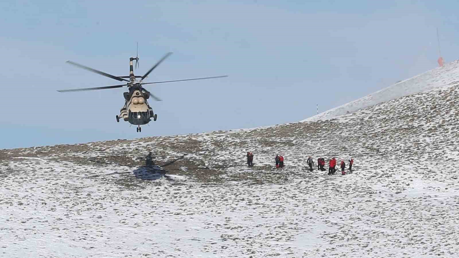 AFAD, EİT ülkeleri ve KKTC’nin katıldığı Kış Saha Tatbikatı’ndan kareleri paylaştı
?v=1