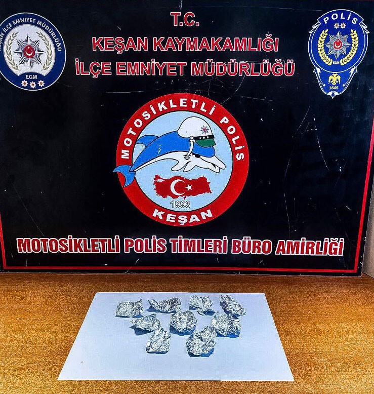 Keşan’da polisin durdurduğu araçta uyuşturucu ele geçirildi
?v=1