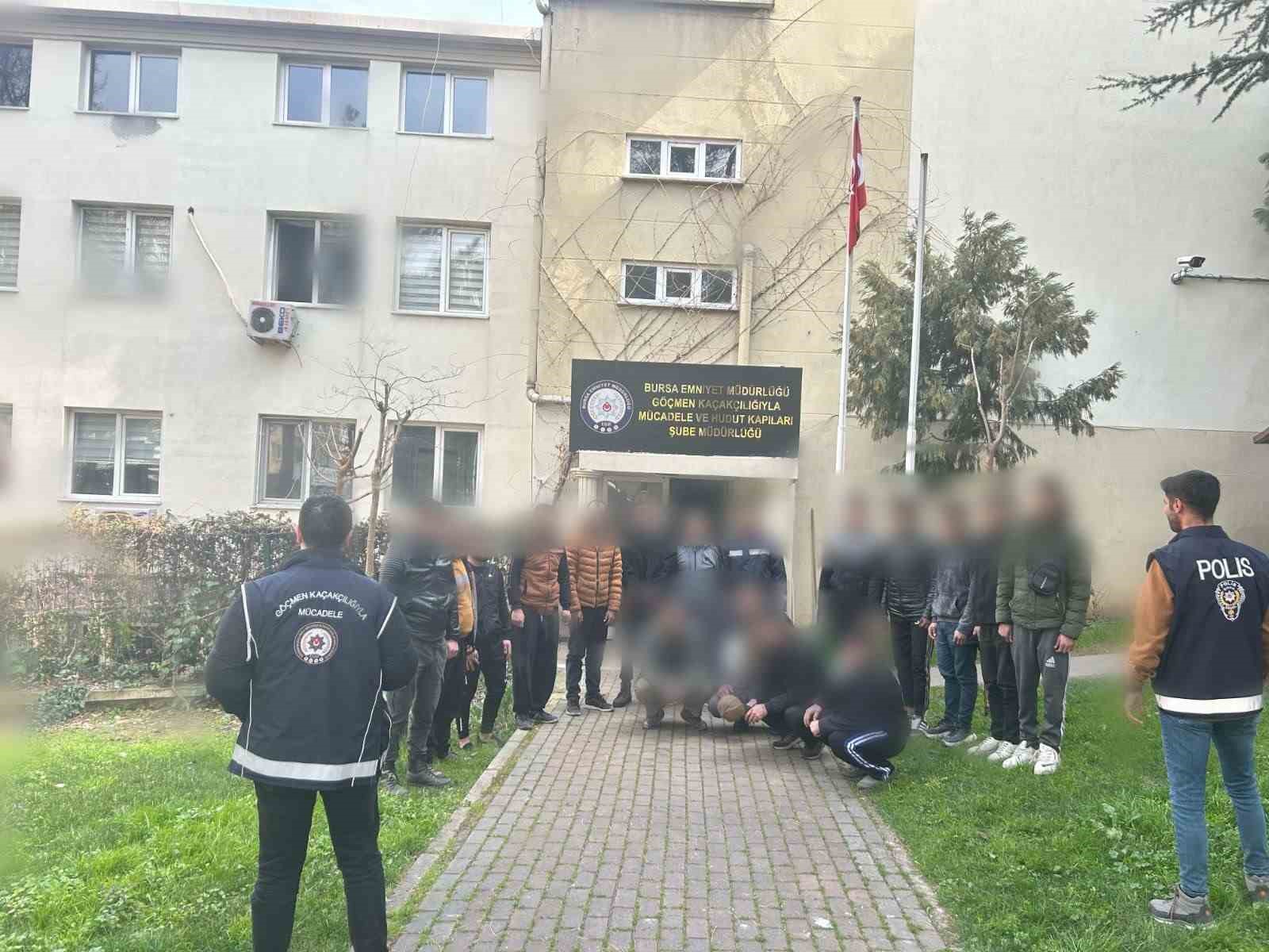 Bursa’da kaçak göçmen operasyonu: 18 göçmen yakalandı, 2 şüpheli gözaltına alındı
?v=1