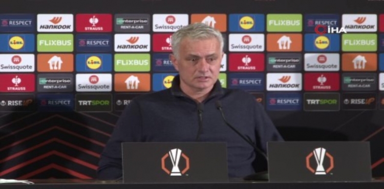 Jose Mourinho:  Takım olarak çok kötüydük ?v=1