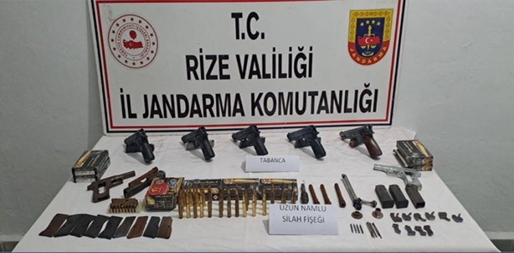 Rize’de kaçak silah operasyonu: 2 gözaltı