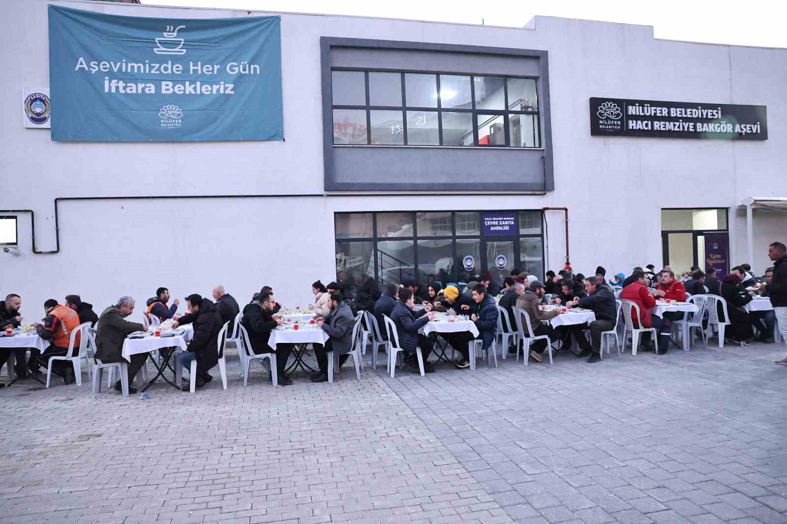 Nilüfer’de iftar sofraları dayanışmayı artırıyor
?v=1