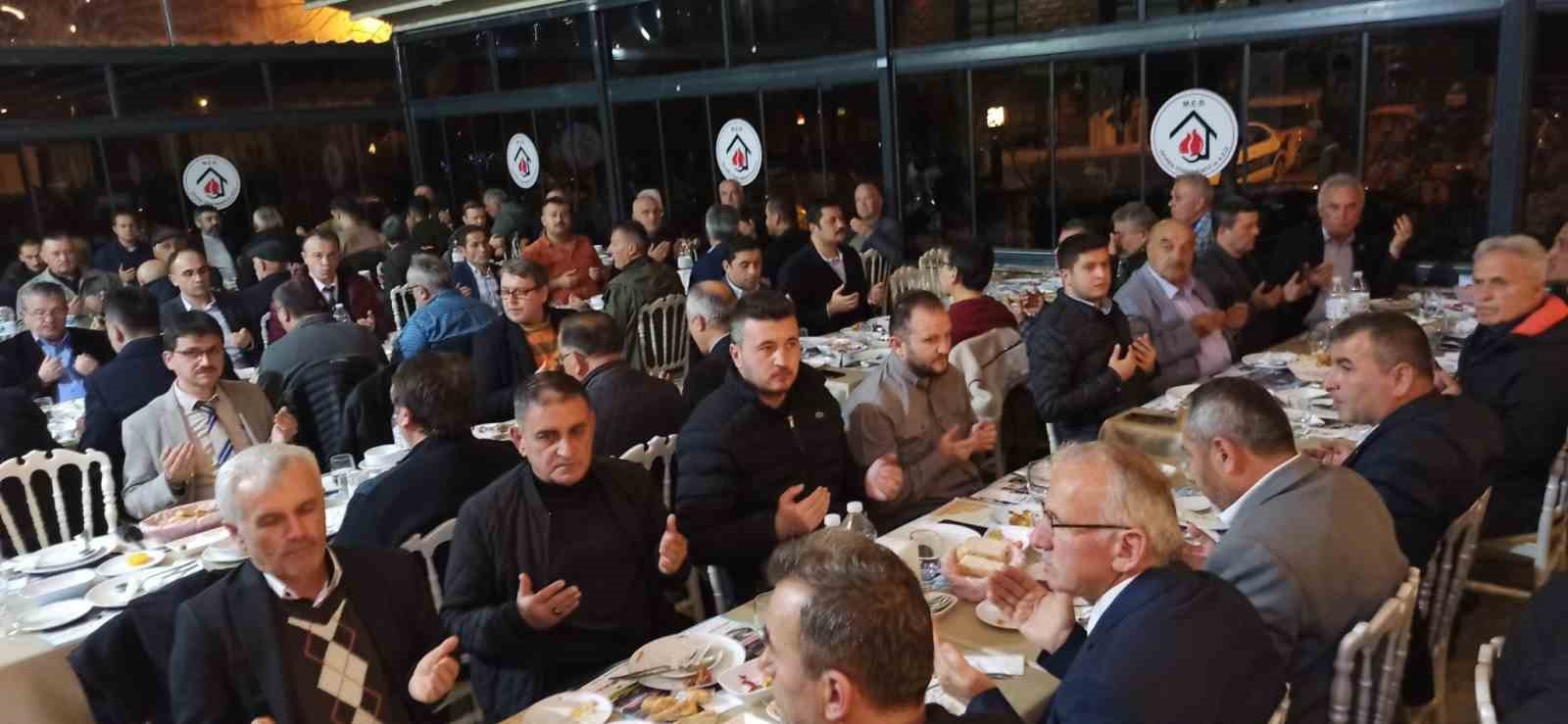 Devrekli muhtarlar iftar yemeğinde bir araya geldiler
?v=1