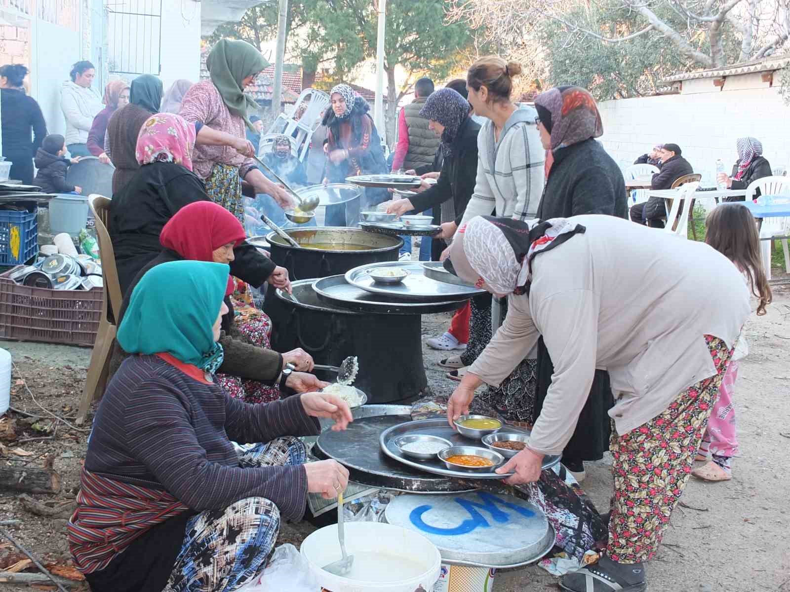 Balıkesir’de toplu iftar geleneği devam ediyor
