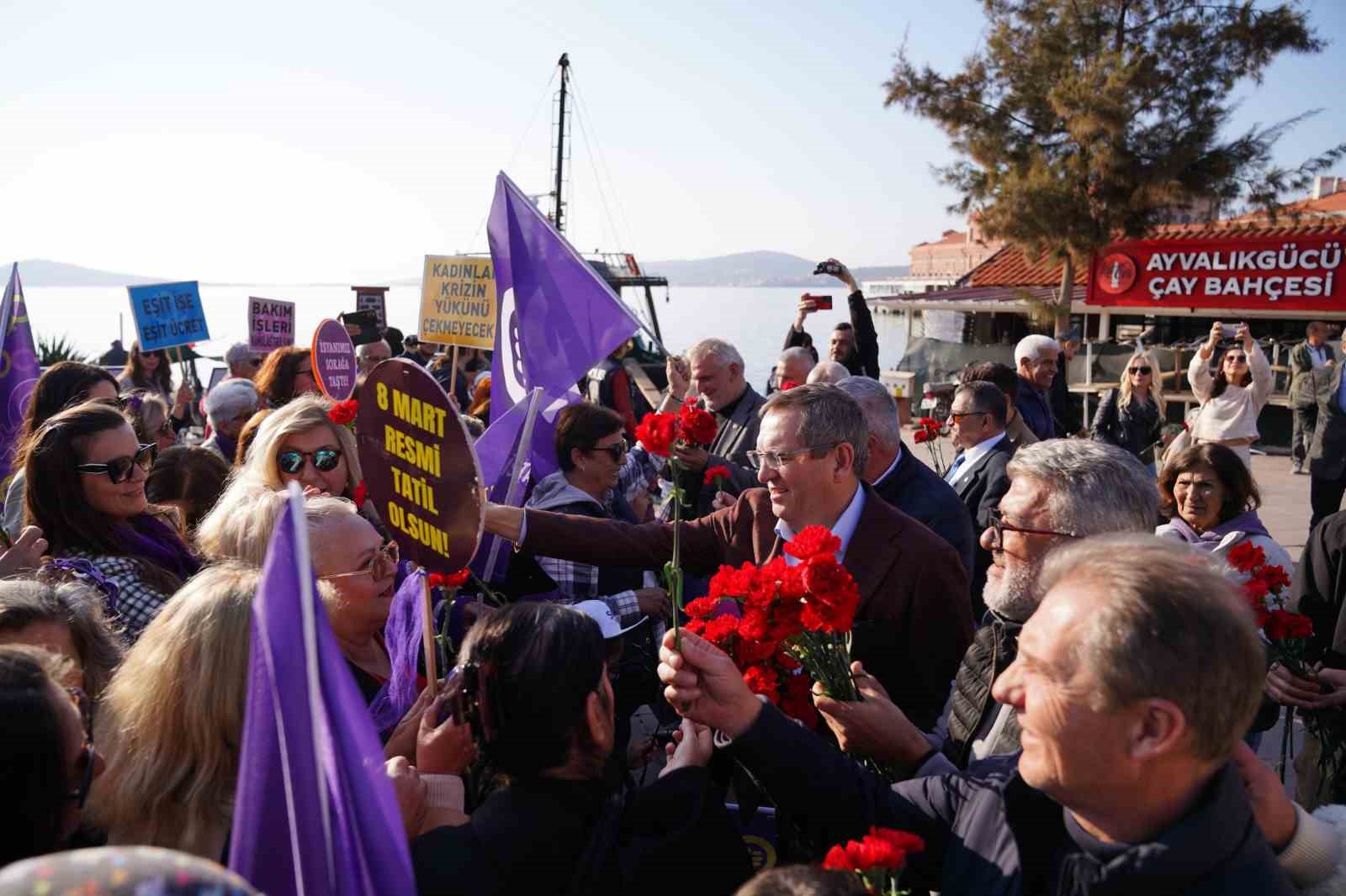 Ayvalık’ta 8 Mart Kadınlar Günü coşkuyla kutlandı
?v=1