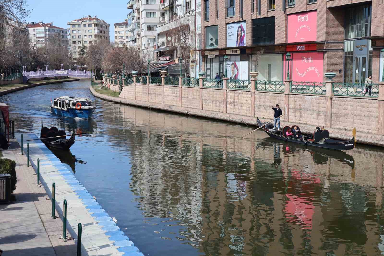 Eskişehir’de güzel hava gondollarda yoğunluk oluşturdu
?v=1