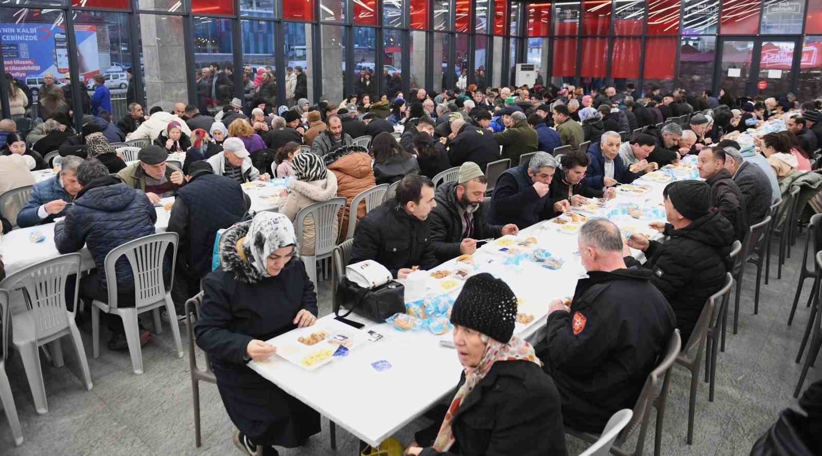 Osmangazi’nin iftar sofraları dolup taşıyor
?v=1