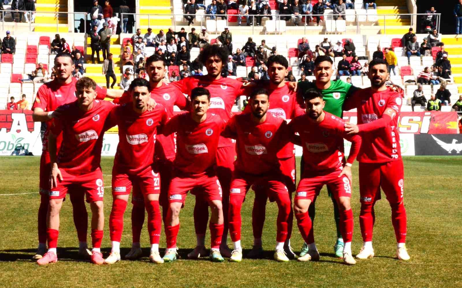 TFF 2. Lig: Karaman FK: 1  - Serik Belediyespor: 1
?v=1