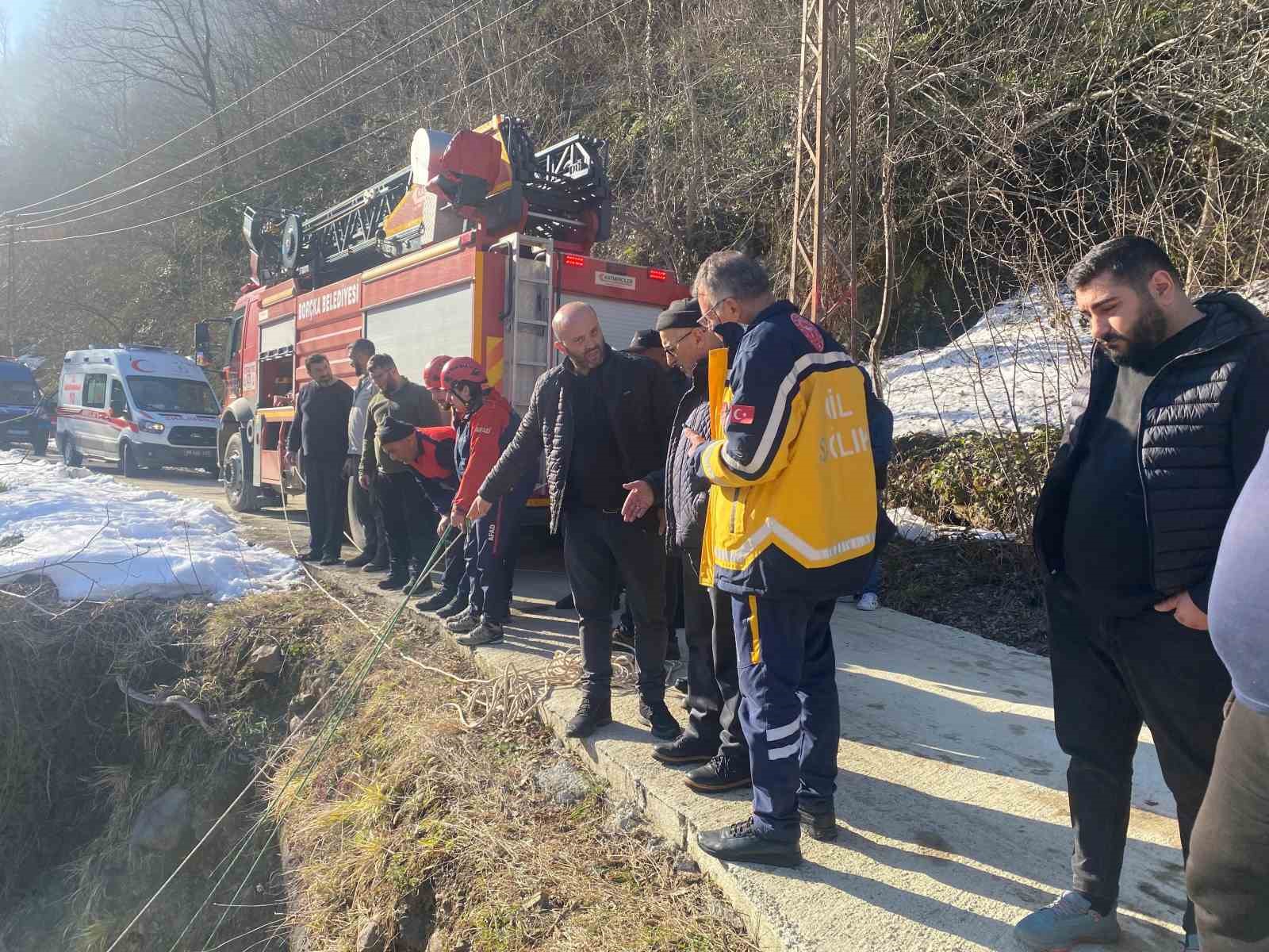 Artvin’de dereye düşen vatandaş kurtarıldı
?v=1