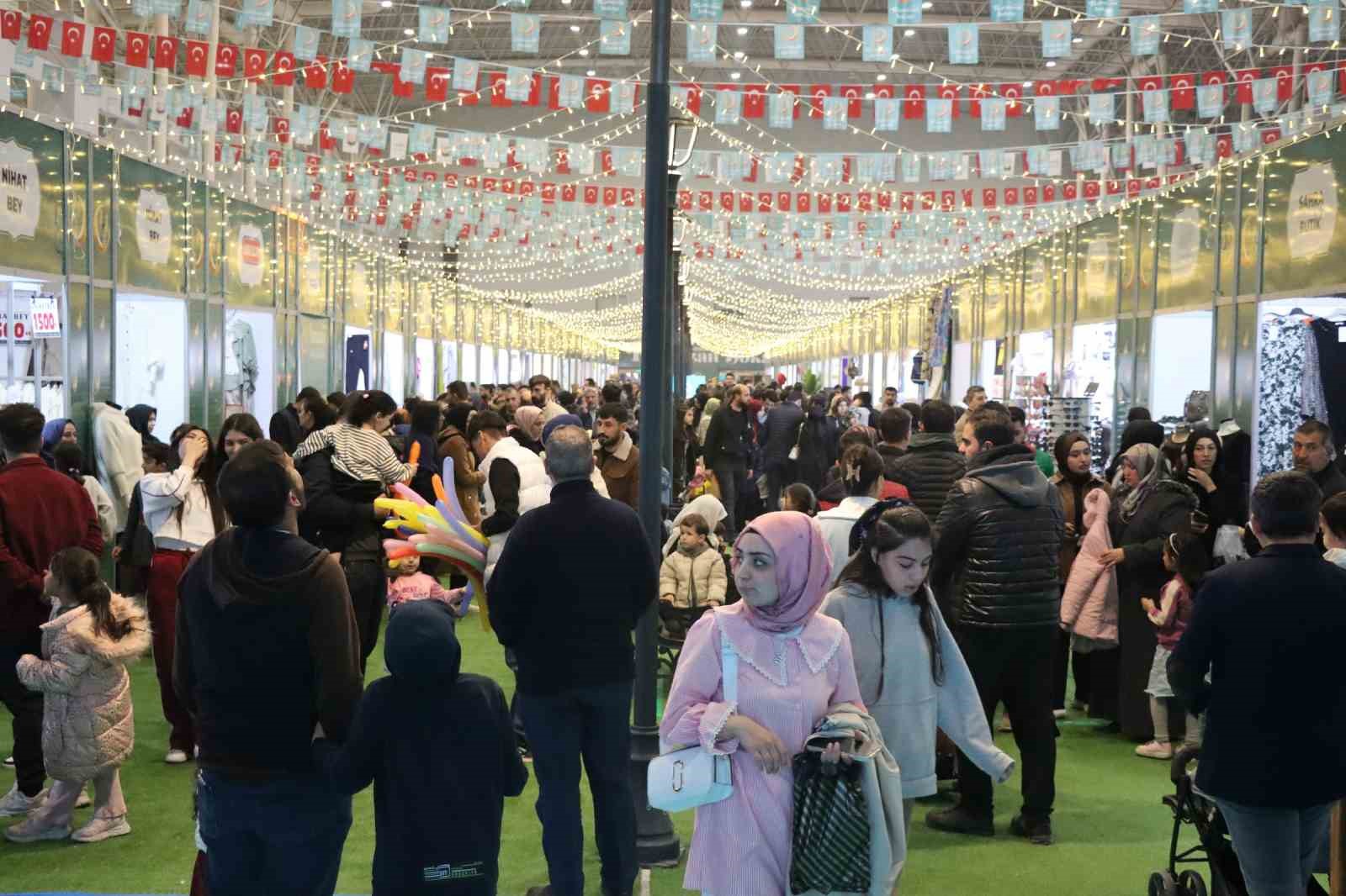 Şanlıurfa Ramazan sokağına yoğun ilgi
?v=1