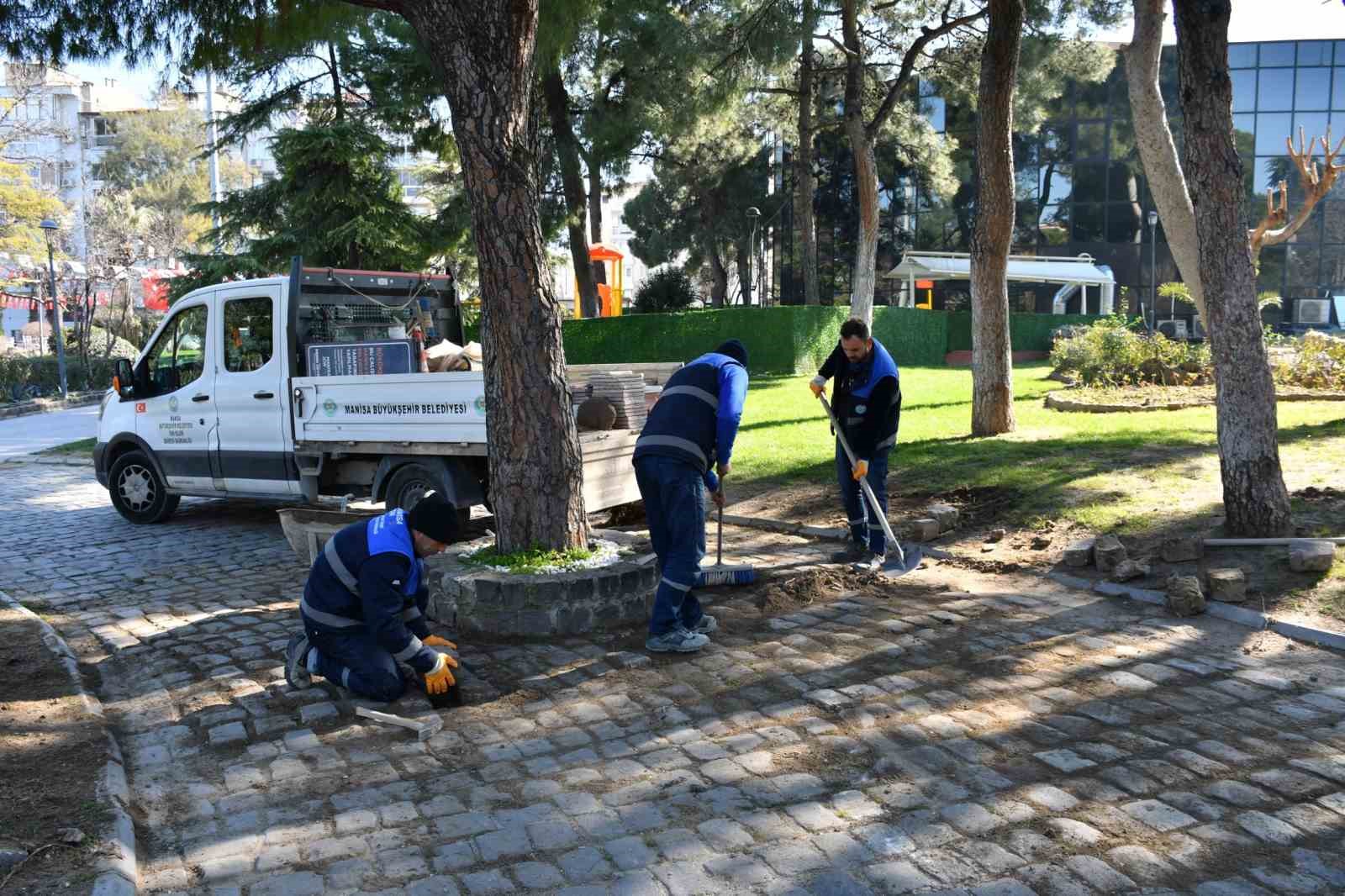 Parklarda bakım onarım çalışmaları hız kesmeden sürüyor
?v=1