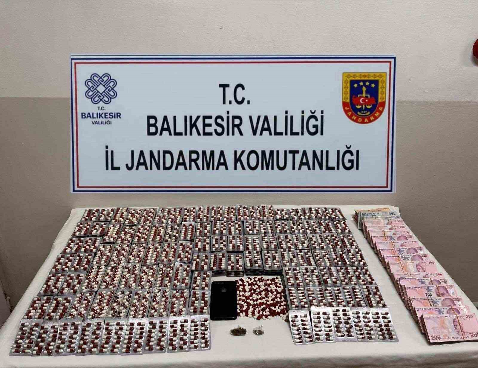 Balıkesir’de jandarmadan kaçakçılık ve organize suç operasyonu: 50 şüpheli yakalandı
?v=1