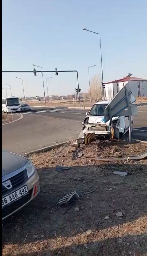 Kars’ta trafik kazası: 2 yaralı
?v=1