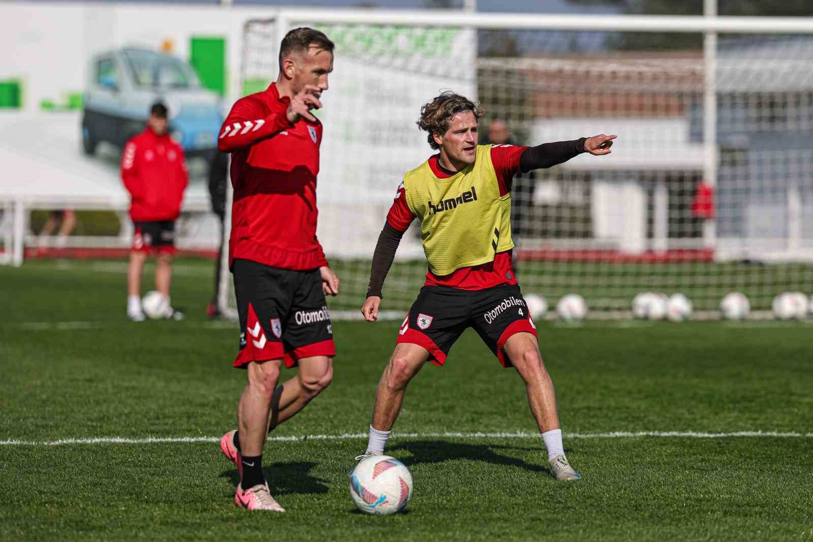 Samsunspor’da Fenerbahçe hazırlıkları başladı
?v=1