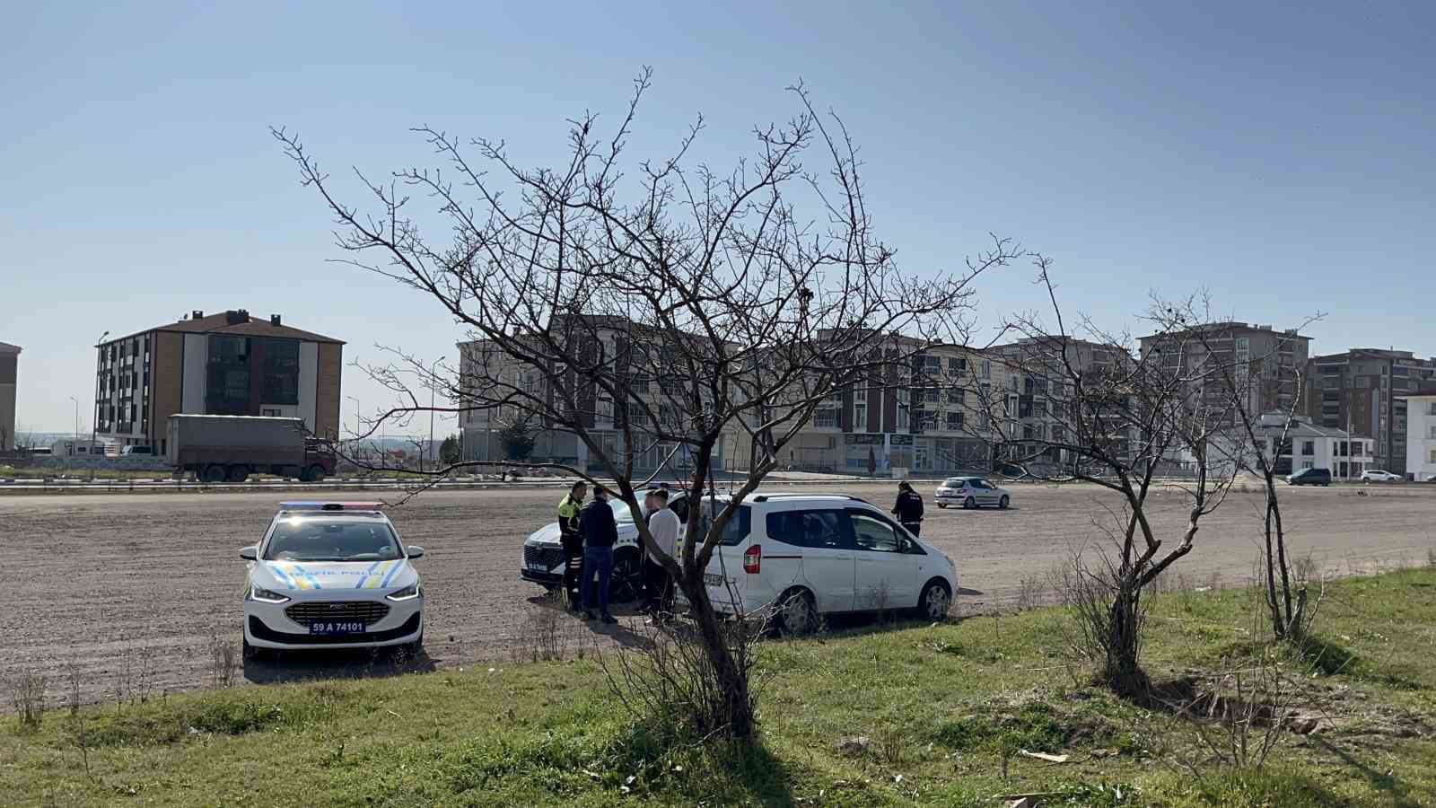 Tekirdağ’da drift atan iki sürücüye 132 bin TL ceza kesildi
?v=1