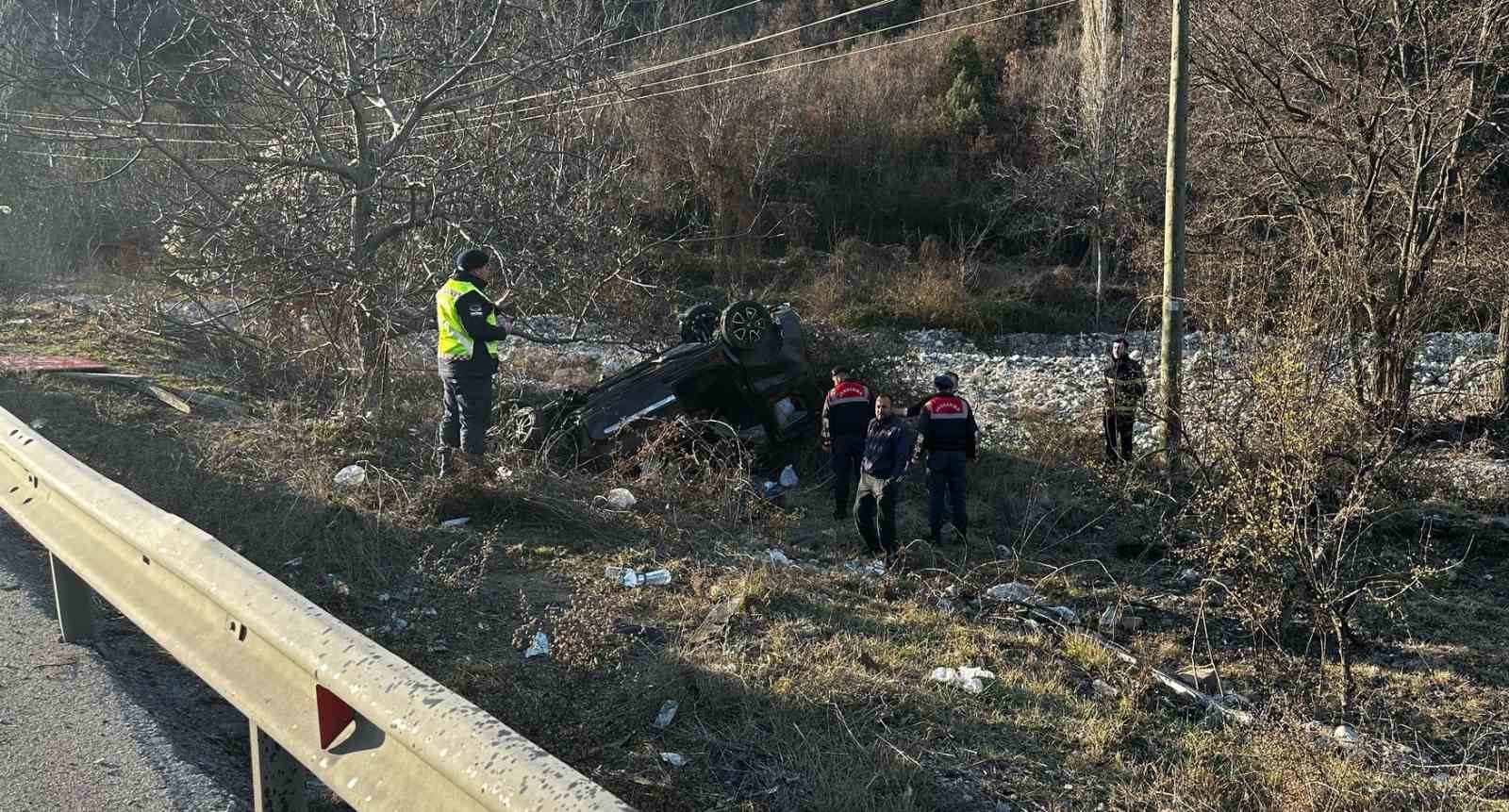 Amasya’da hafif ticari araç devrildi: 1 ölü, 4 yaralı
?v=1