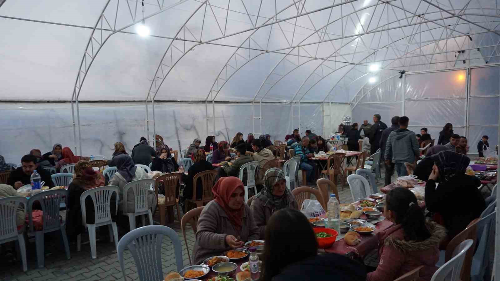 Burdur’da köy halkının imece usulü iftar dayanışması
?v=1