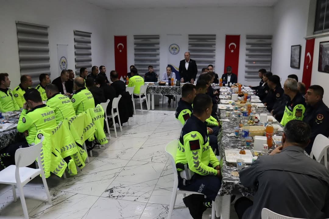 Kaymakam Tok ve Başkan Arslan, polis ve jandarma personelleriyle iftarda buluştu
?v=1