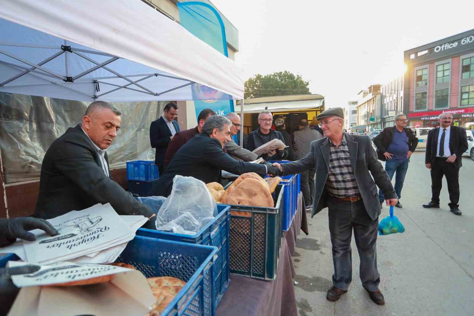 İftarlık pideler Gemlik Belediyesi’nden
