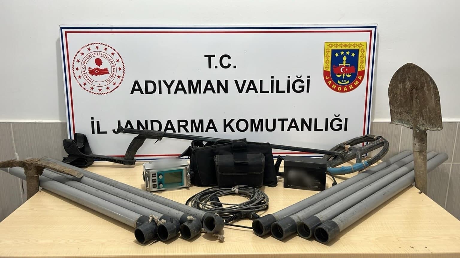 Adıyaman’da sit alanında define arayan 3 şahıs yakalandı
?v=1