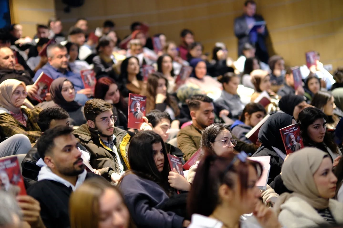 Bayburt’ta ‘İstiklal Marşı ve Mehmet Akif Ersoy’ konferansı düzenlendi
?v=1