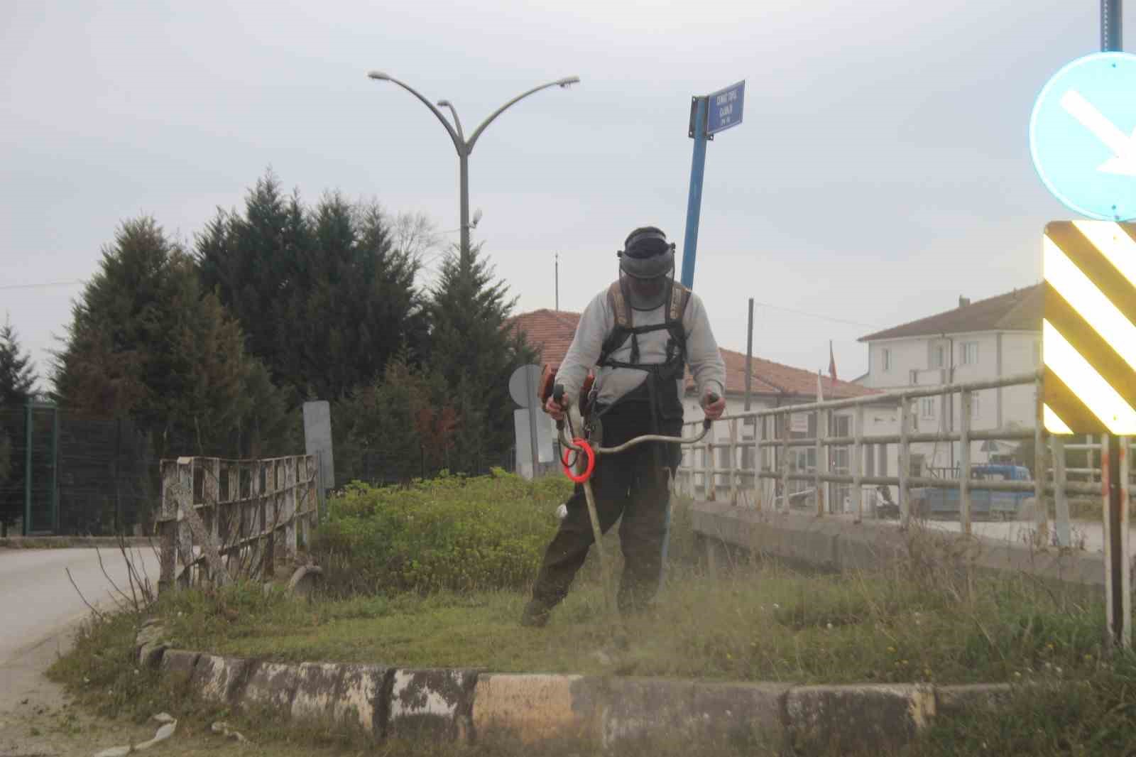 Yaklaşan bayram öncesi Erenler’de temizlik çalışmaları başladı
?v=1