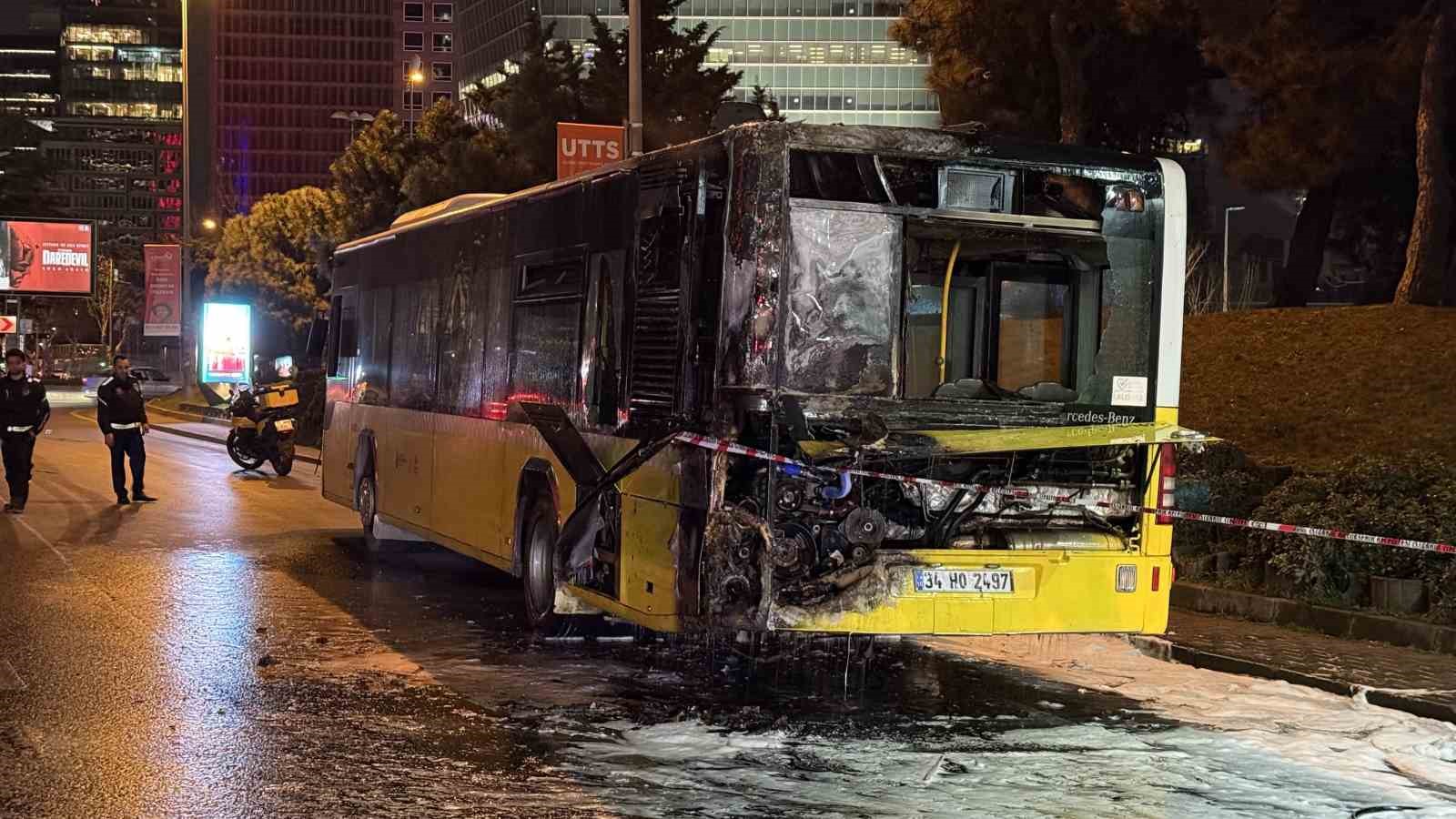 Şişli’de İETT otobüsü alev alev yandı
?v=1