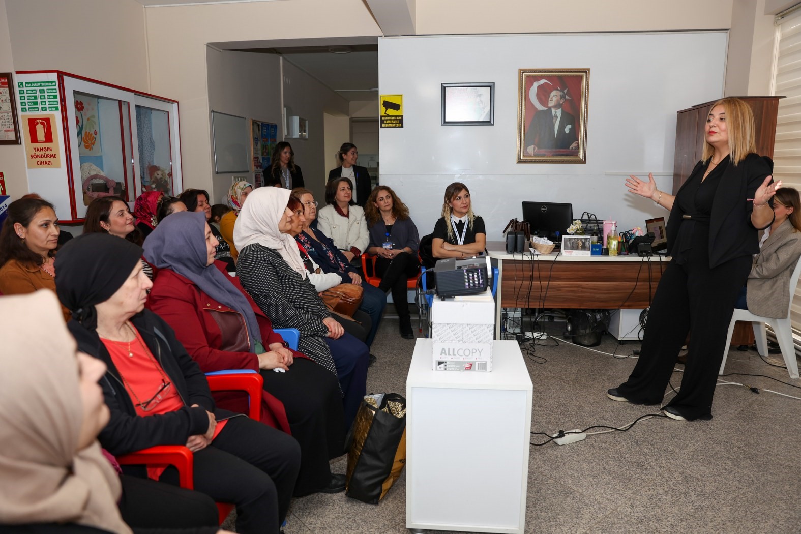 Yunusemre’den aile içi iletişim semineri
?v=1