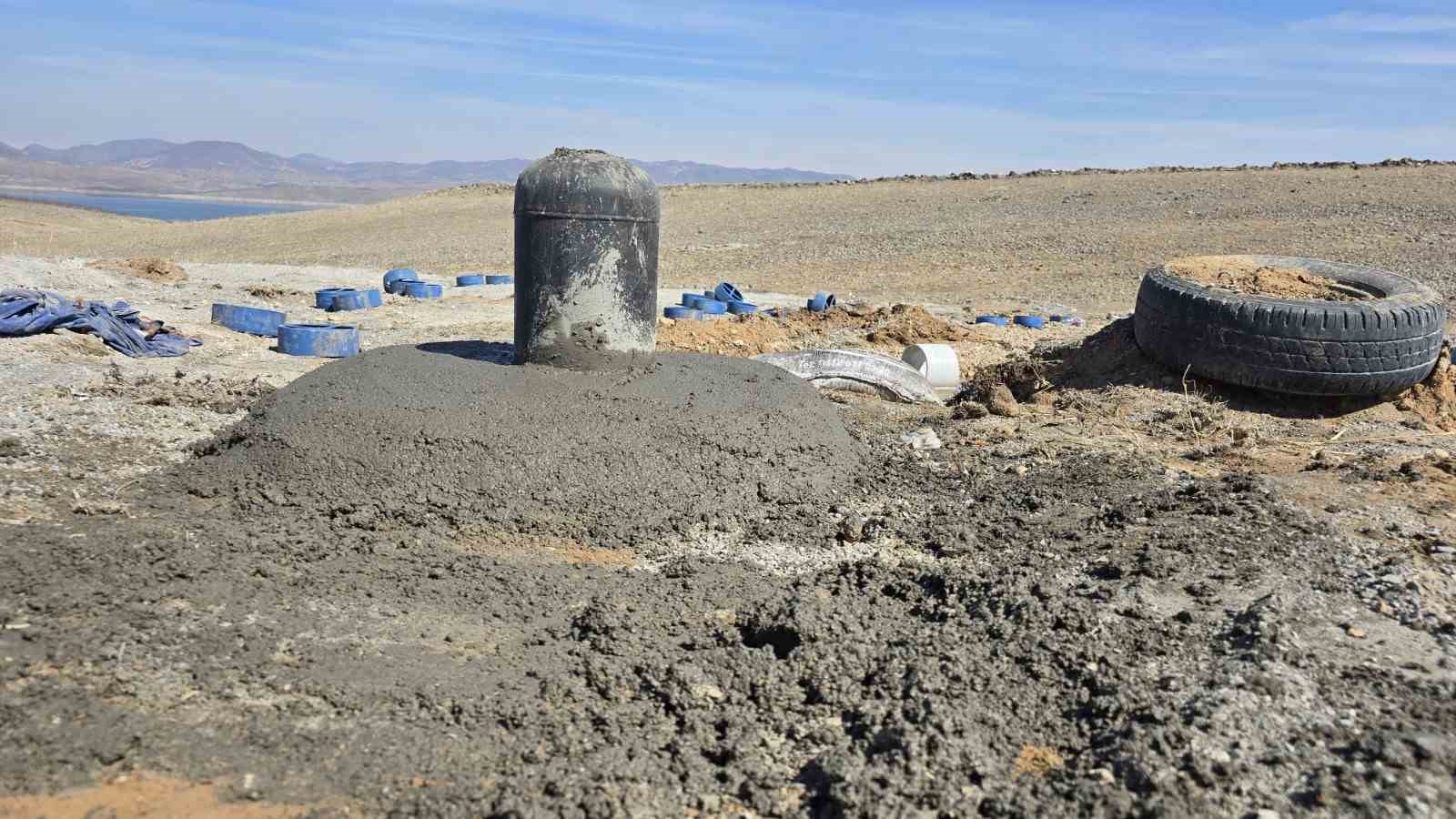 Elazığ’ın köylerinde sondaj çalışmaları sürüyor
?v=1