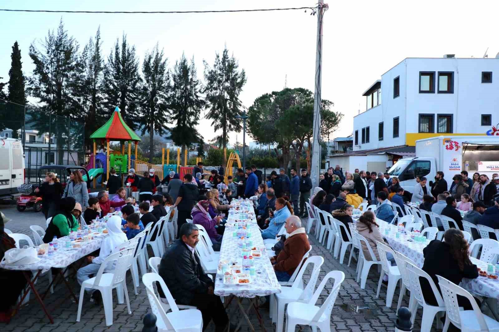 Bodrum Belediyesi’nin iftar programları sürüyor
?v=1