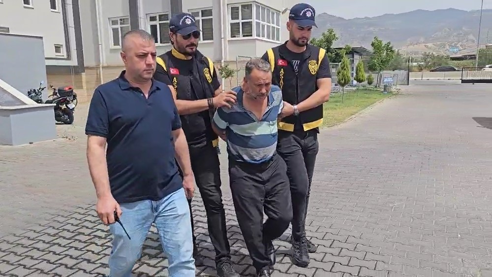 Eşini boğarak öldüren sanığa 24 yıl hapis cezası
?v=1