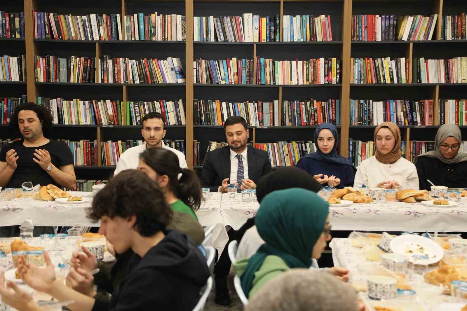 Kağıthane Belediyesi’nden gençlere özel iftar programı
?v=1