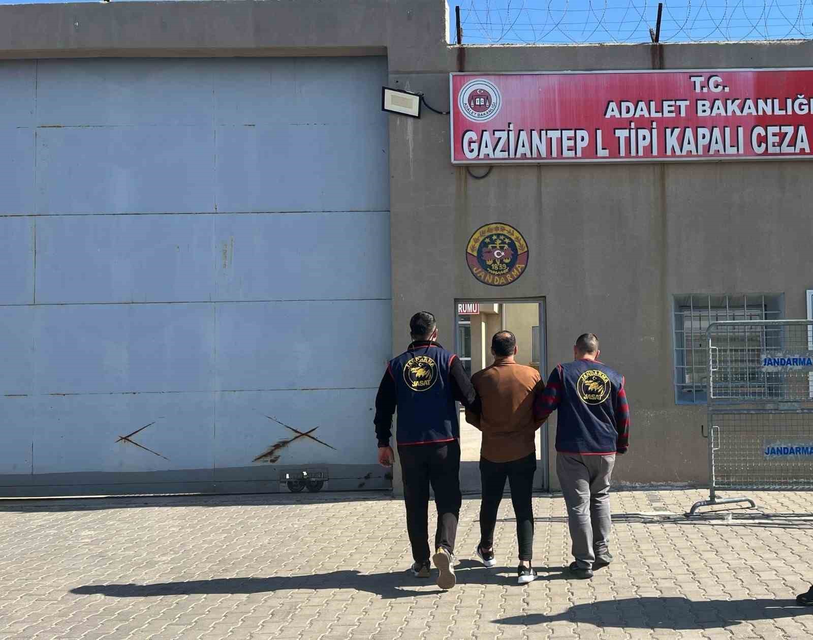 Gaziantep’te 20 yıl hapis cezası olan dolandırıcı yakalandı
