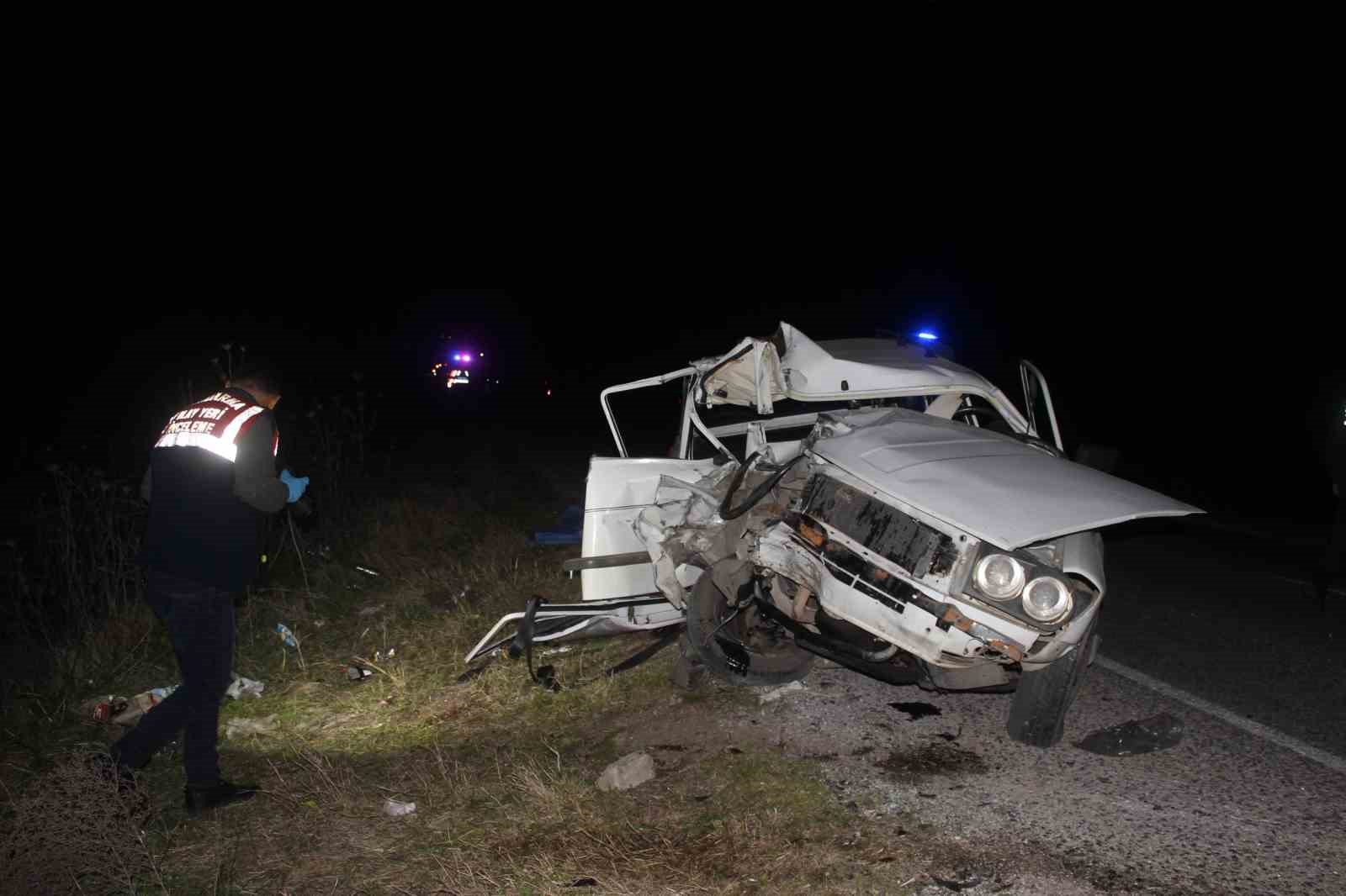 Manisa’da feci kaza: 1 ölü, 2’si ağır 3 yaralı
?v=1