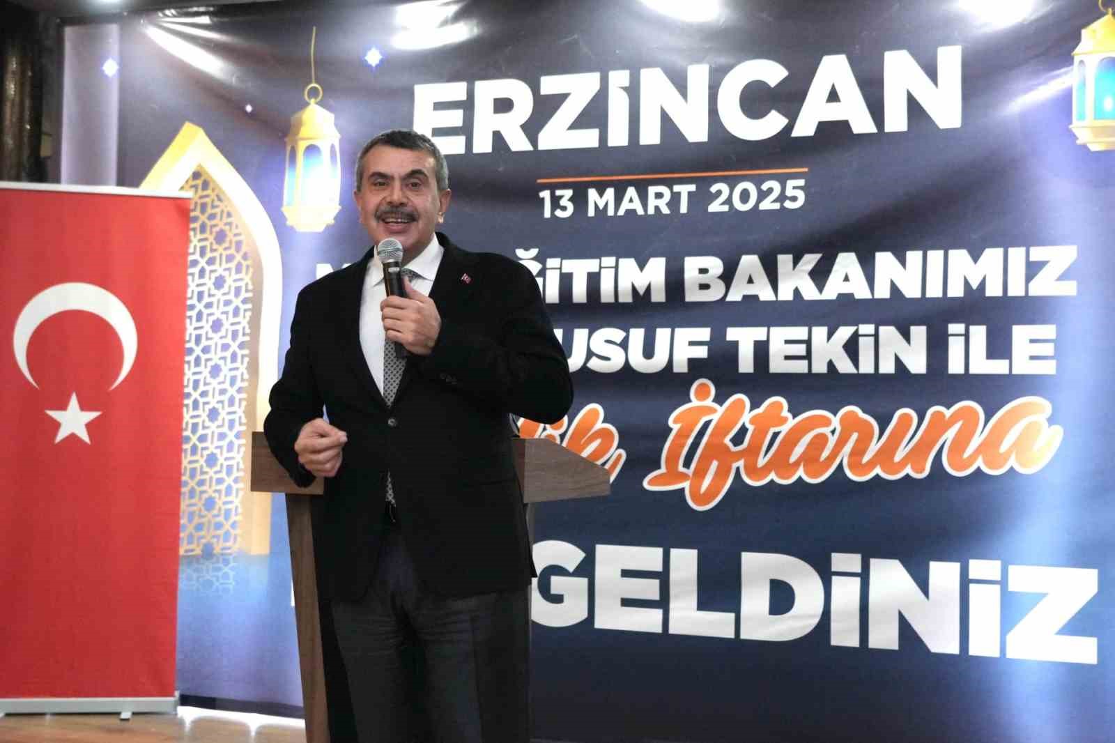 Bakan Tekin, Erzincan’da  Gençlik İftarı  programına katıldı
?v=1