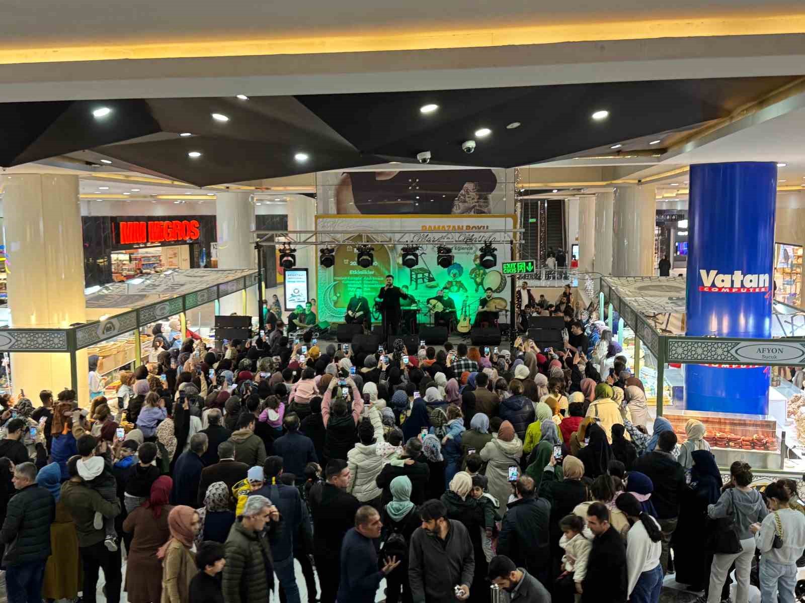 Mardian Mall’da manevi iftar ve Murat Belet ilahi konseri etkinliği
?v=1