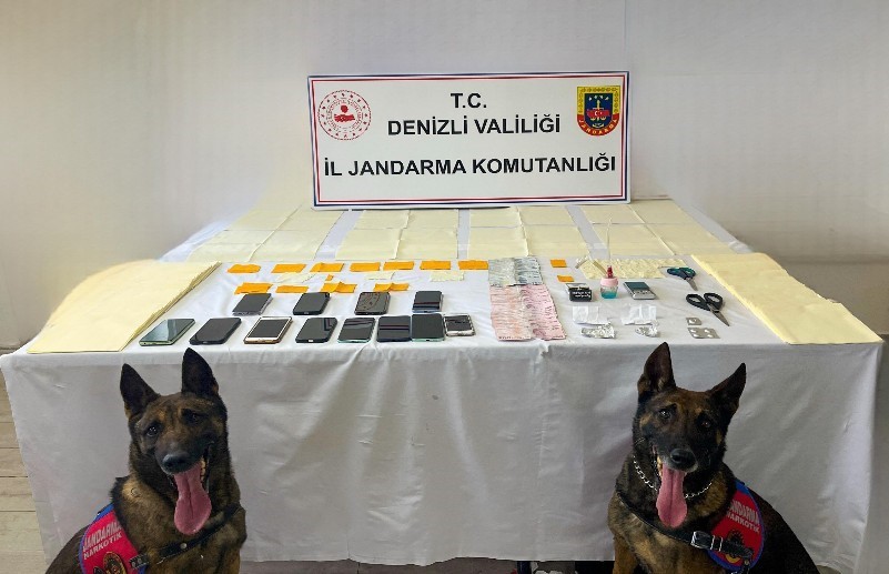 Denizli Jandarması 517 bin 800 kişiyi zehirlenmekten kurtararak rekor kırdı
?v=1