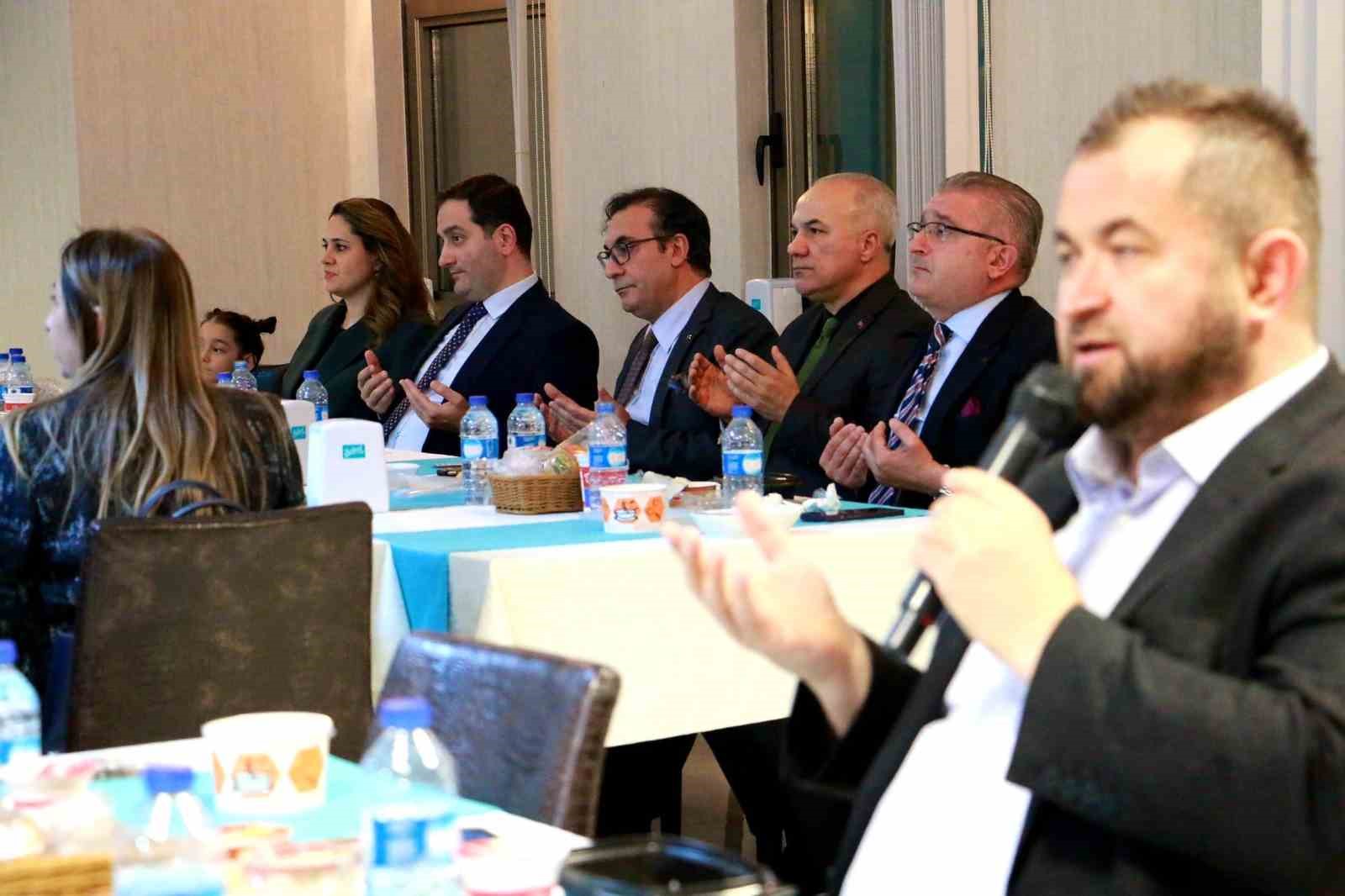 Antalya adliyesi personeli iftar programında bir araya geldi
?v=1