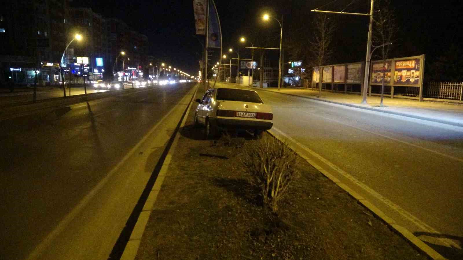 Malatya’da kontrolden çıkan Tofaş refüje çıktı: 1 yaralı
?v=1