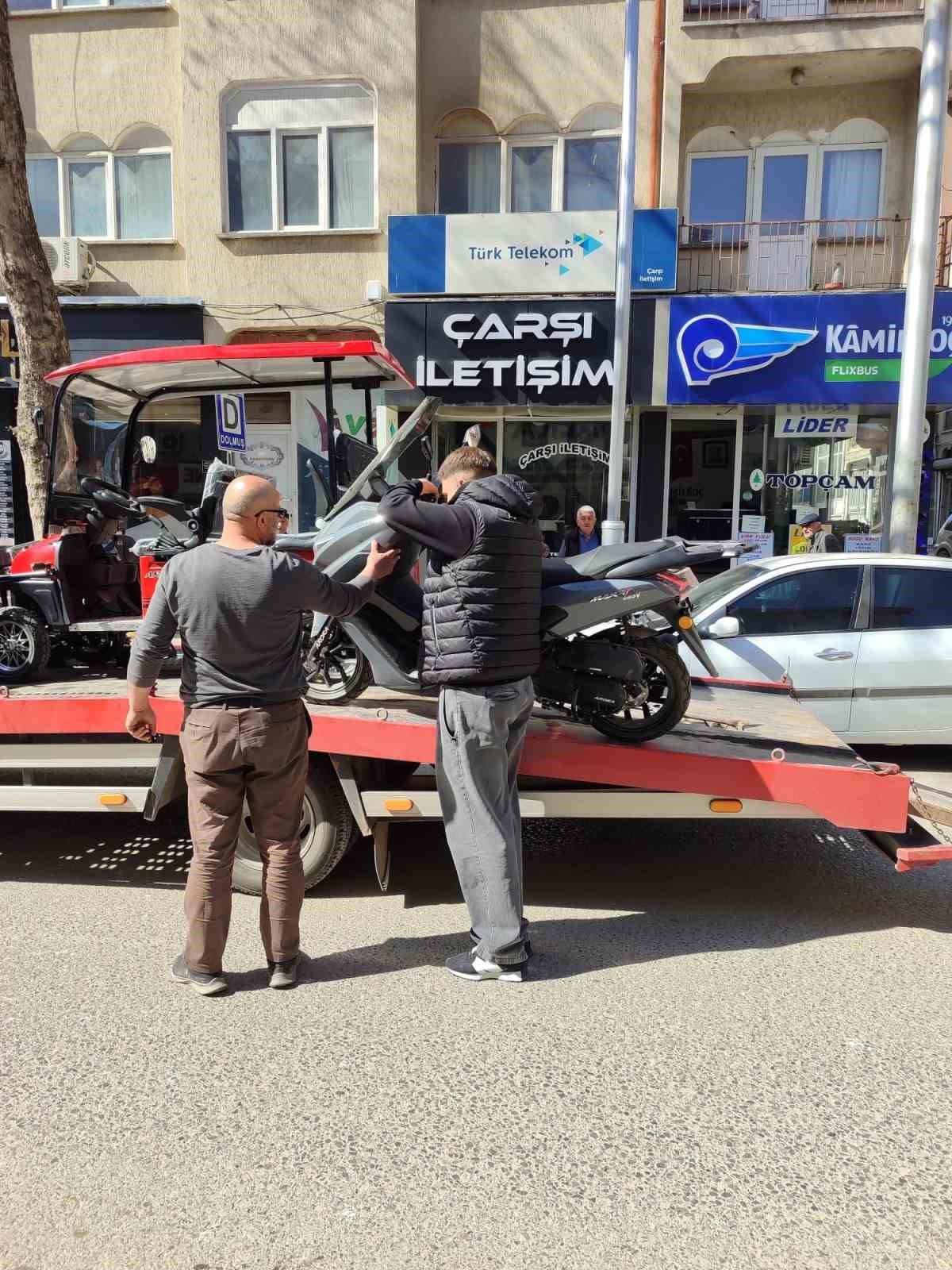 Zile’de tescilsiz ve plakasız motosikletlere sıkı denetim
?v=1