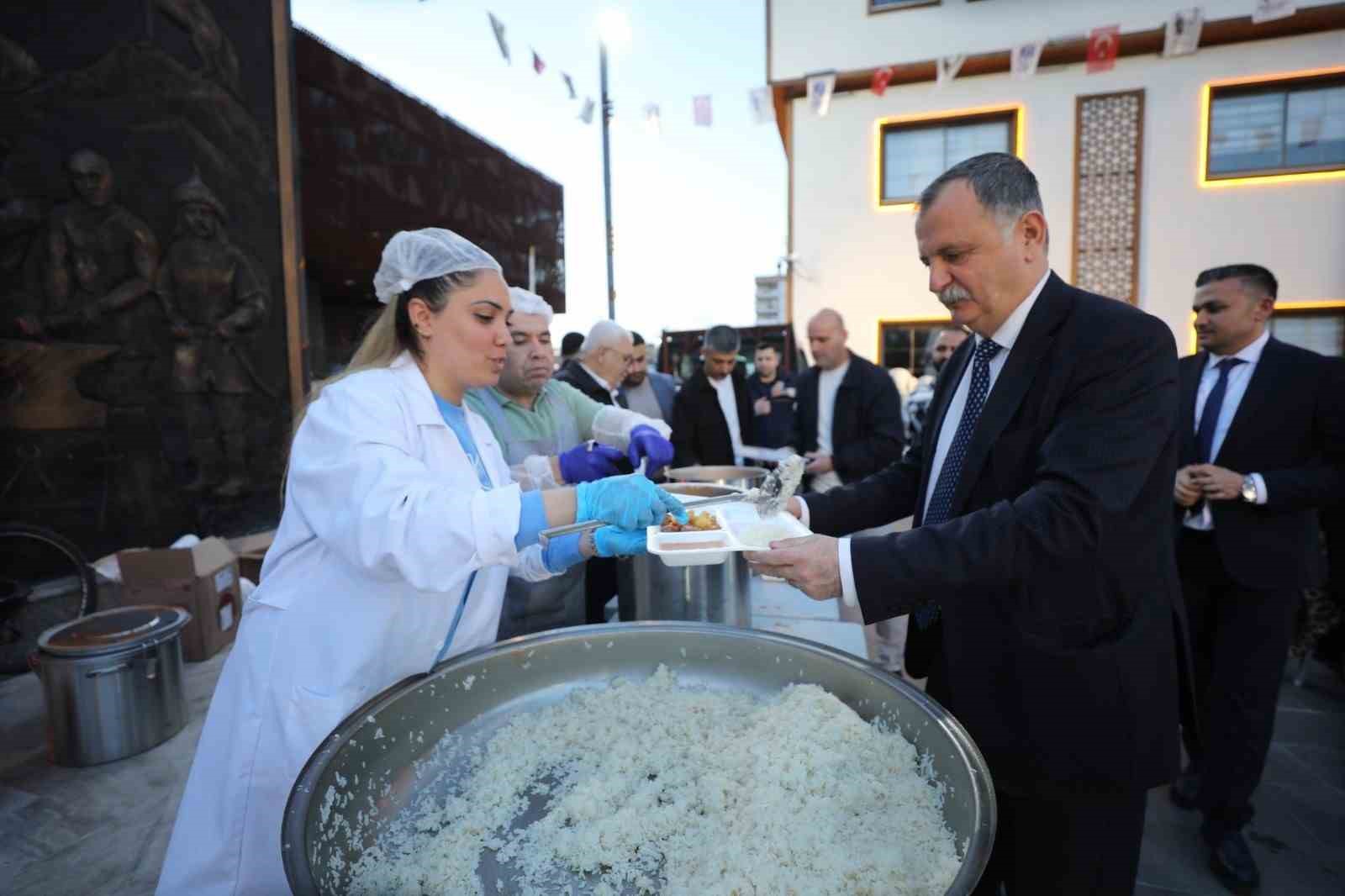 Yunusemre Belediyesi iftarda buluştu
