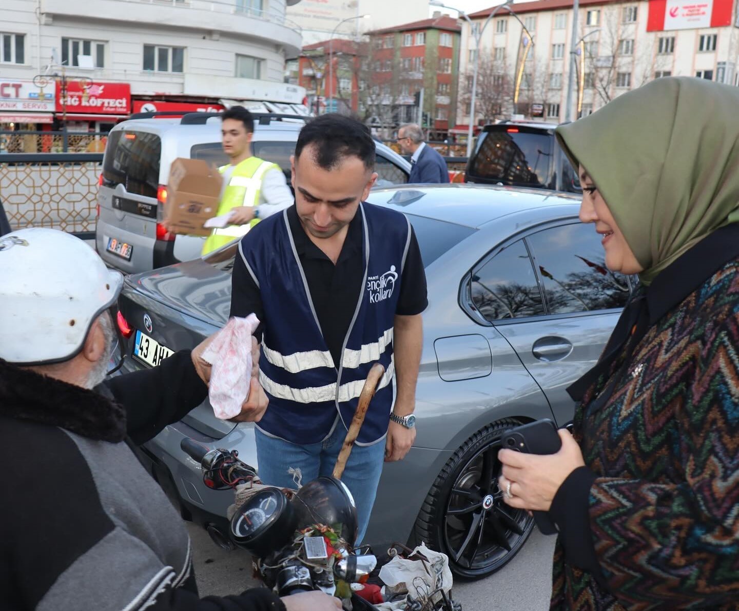 Kütahya’da AK Parti’den  İftara 5 Kala  etkinliği
?v=1