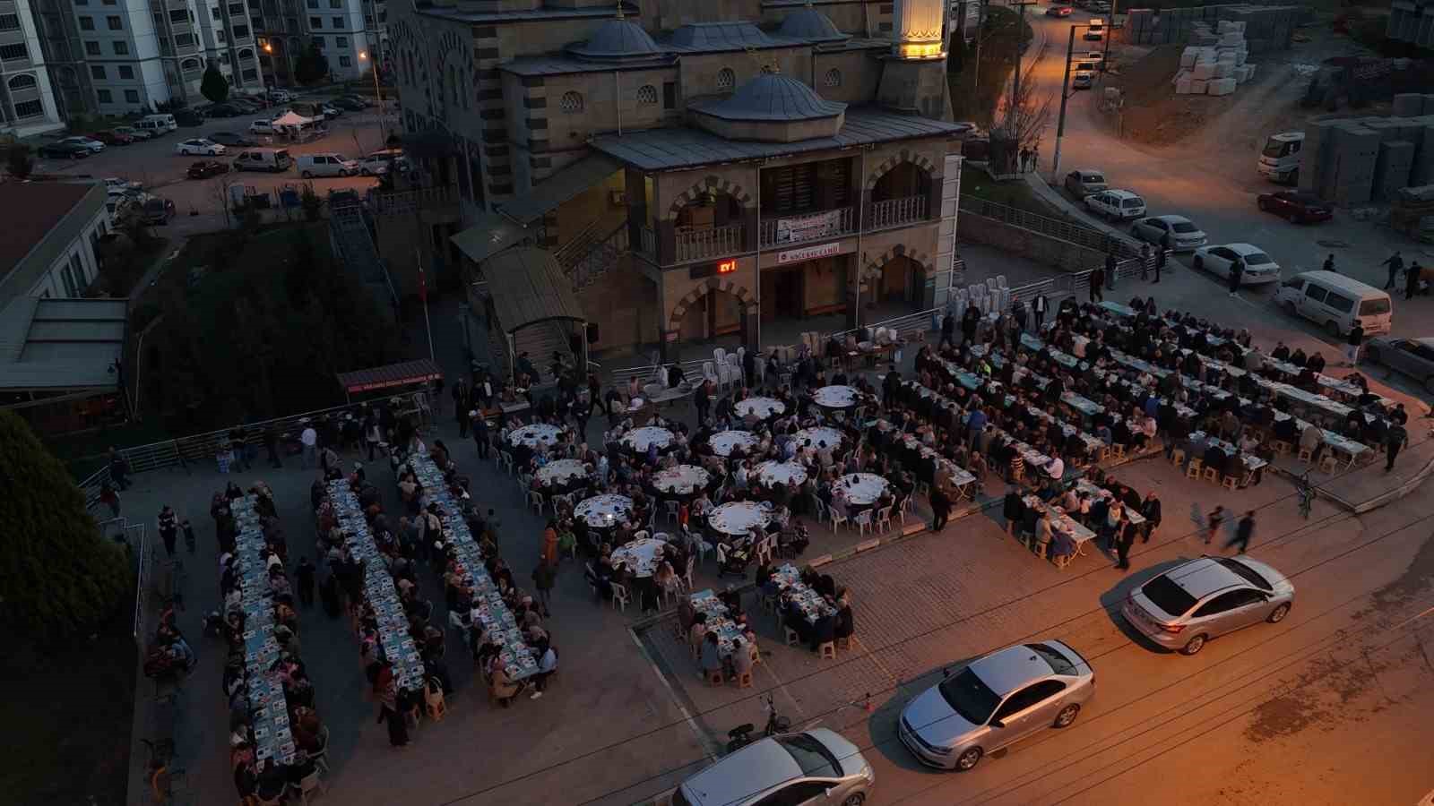 Soğuksu Mahallesi iftar programında bir araya geldi
?v=1